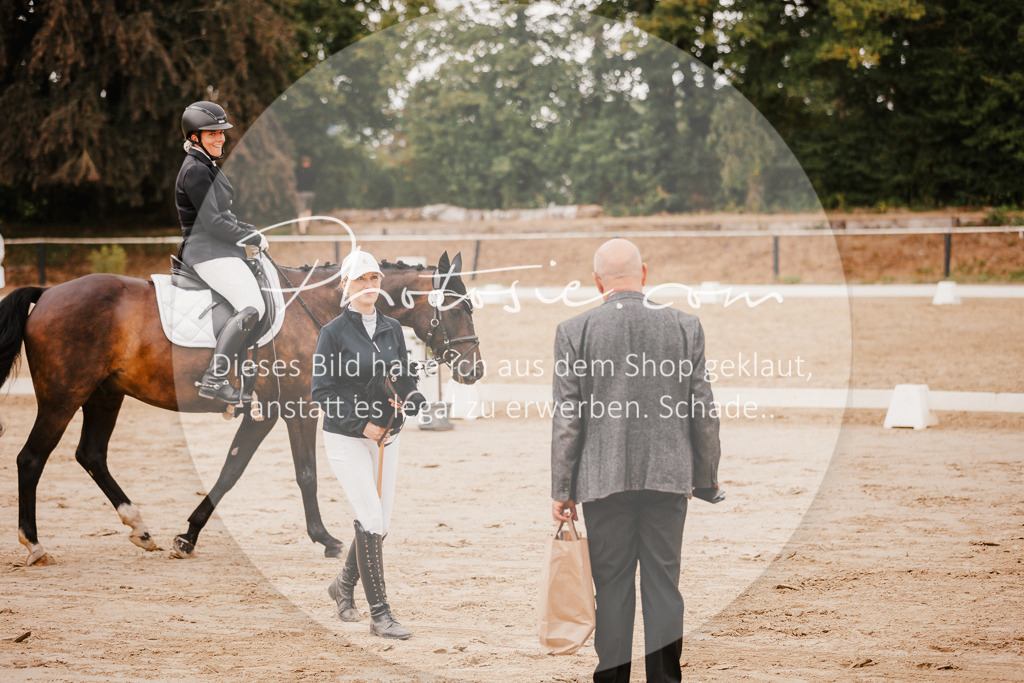 3I6A6385 | Stimmungsvolle Portraits und Reitsportfotografie im Ruhrgebiet und im Münsterland.

Pferdefotografie, Hundefotografie, Tierfotografie, Reportagen, Portraits von Tier und Mensch, Turnierfotografie in Bochum, Recklinghausen, Marl, Haltern am See, Dülmen.. - Realisiert mit Pictrs.com