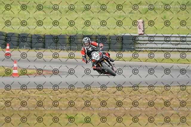 25bt05-0577 | markuskiefer.com - Realisiert mit Pictrs.com