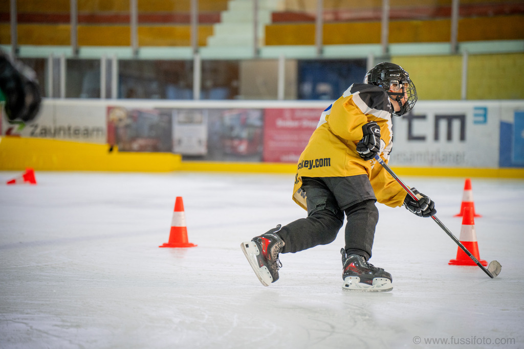 2025-09JP Hockey-Camp-Widnau-1272 | "Fussifoto.com – Ihr Ansprechpartner für hochwertige Fotografie! Entdecken Sie kreative Bilder und professionelle Dienstleistungen. Kontaktieren Sie uns für Ihre Projekte!"
