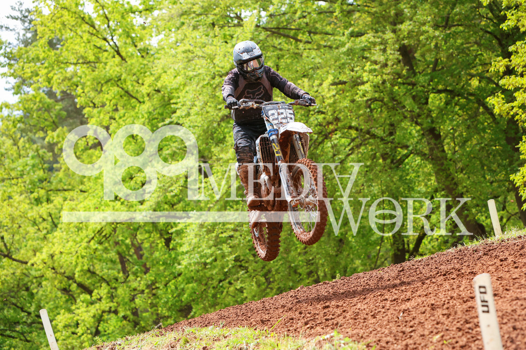 5E6A0066 | 989 MEDIAWORK