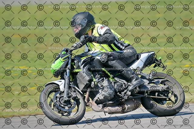 26BT01-1802 | 200 - Realisiert mit Pictrs.com