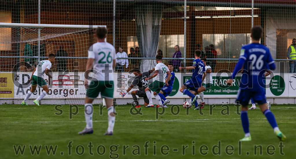 2023-08-01_089_FC_Schwaig_gegen_FC_Deisenhofen | Oberding, Deutschland, 01.08.2023:
Fußball, Toto-Pokal 2023 / 2024, 1. Spieltag, FC Schwaig gegen FC Deisenhofen, Endergebnis: 2:3

Roman Mavdryk (FC Schwaig, #3), Torwart Philipp Strunk (FC Schwaig, #30), Ricardo Maier (FC Schwaig, #19), Georg Jungkunz (FC Deisenhofen, #28), Johannes Empl (FC Schwaig, #14)

Foto: Christian Riedel / fotografie-riedel.net