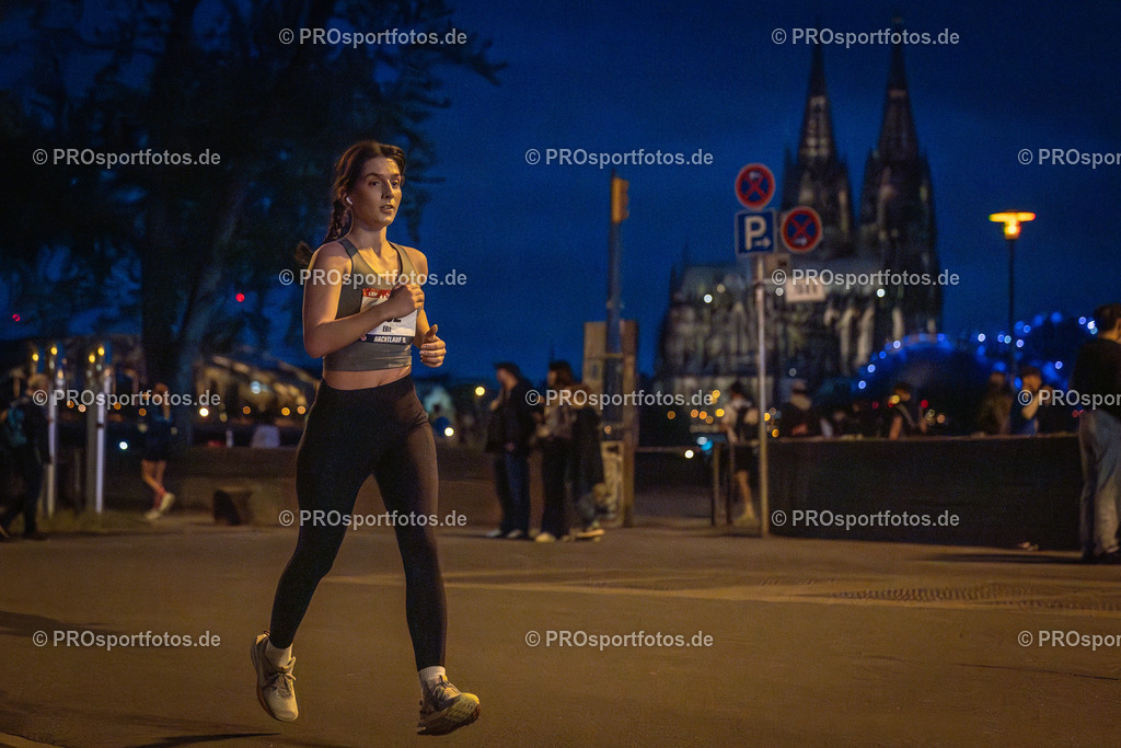 22. ASV Nachtlauf; Koeln, 28.05.25 | Impressionen vom 22. ASV Nachtlauf am 28.05.25 am Tanzbrunnen in Koeln. Foto: BEAUTIFUL SPORTS/Leah Kohring