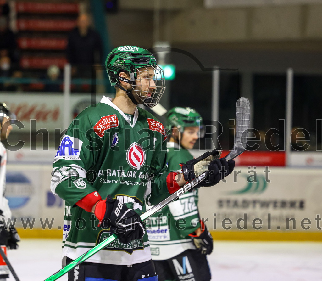 2023-11-17_056_TSV_Erding_gegen_EA_Schongau | Erding, Deutschland, 17.11.2023:
Eishockey, Bayernliga Vorrunde 2023 / 2024, 10. Spieltag, TSV Erding gegen EA Schongau, Endergebnis: 12:4

Florian Zimmermann (Erding Gladiators, #5)

Foto: Christian Riedel / fotografie-riedel.net