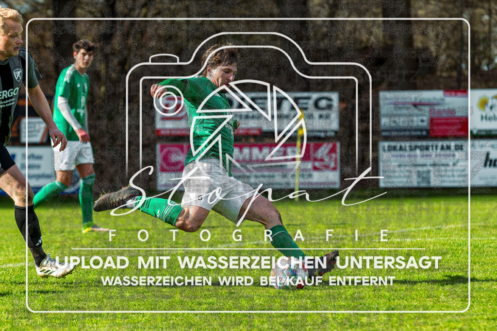 FGFS-SGA-1025 | Jesse Schliekelmann (SG Allertal #06) beim Herren Kreisliga HK Spiel zwischen FG Fulde-Stellichte und SG Allertal im Fulder Zentralstadion, Fulde (Simon Paul Stopat) - Realisiert mit Pictrs.com