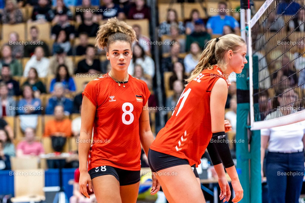 2022-00063395-Testspiel-Deutschland-Brasilien | Kimberly DREWNIOK #8 (Diagonal) GER, 17.09.2022; Berlin Foto: Gerold Rebsch - www.beachpics.de
