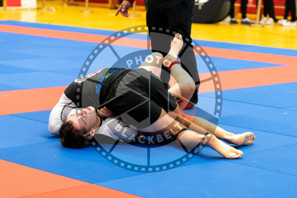 20231118PBB13961 | Fighters compete during the AJP Tour 600 Frankfurt Championship in Frankfurt/Main, Germany, on November 18, 2023.