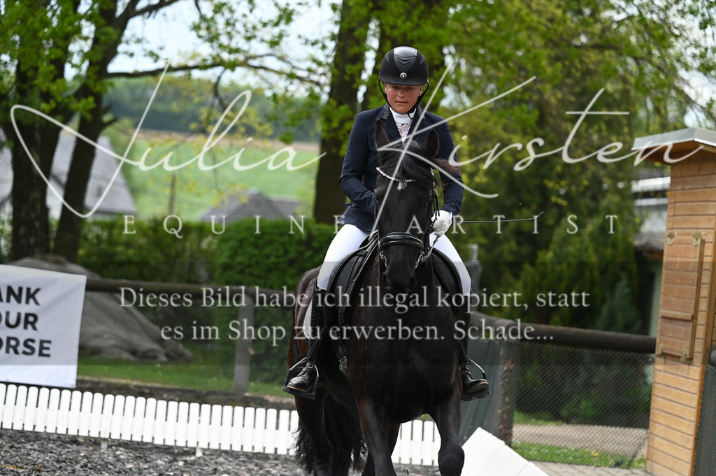 20230512_JK-Röhrsdorf-07-075 | Pferde- und Turnierfotografie in Westsachsen. Pferdeportraits, Auftragszeichnungen und intuitive Kunst.