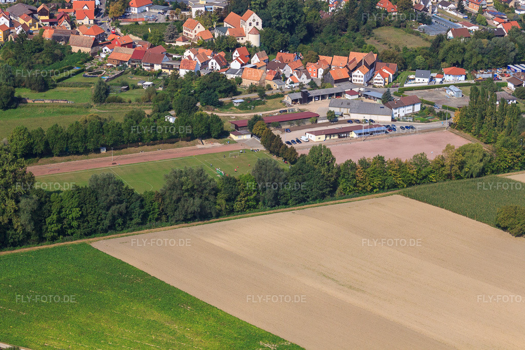 Luftbild: Sportplätze des TUS 04 Hördt eV in Hördt im Bundesland Rheinland-Pfalz in Deutschland. Foto: IMG_21181.jpg vom 13.09.2009 durch Werner Riehm/FLY-FOTO.de