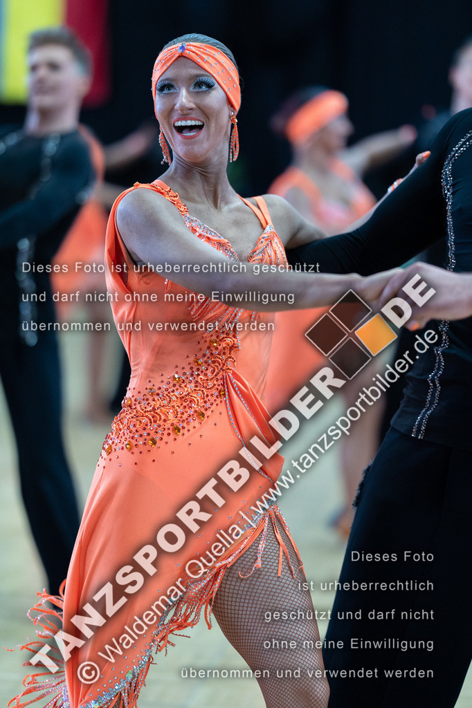 20230423-00545 | Hier finden Sie Tanz Bilder vom Latein und Standard Formationen tanzen. Sportbilder vom Tanzsport. Schöne Fotos und von Weltmeisterschaft, Europameisterschaft, Bundesliga, Regionalliga, Oberliga und Landesliga sowie von GOC Stuttgart, DanceComp, WM Bremen