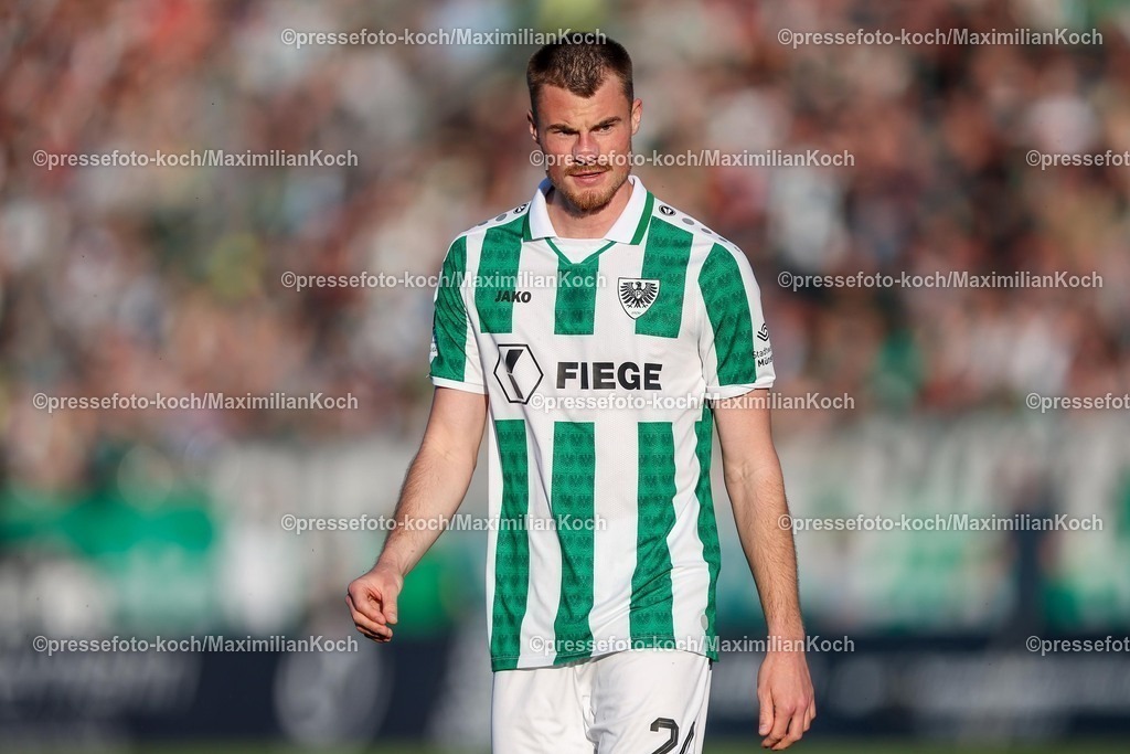 SCP09052502264 | 09.05.2025, Fußball, Preußen Münster - Hertha BSC, 2. Fußball Bundesliga, 33. Spieltag, Preußenstadion, Saison 2024 2025: Niko Koulis (Preussen Muenster #24) DFB regulations prohibit any use of photographs as image sequences and or quasi-video.