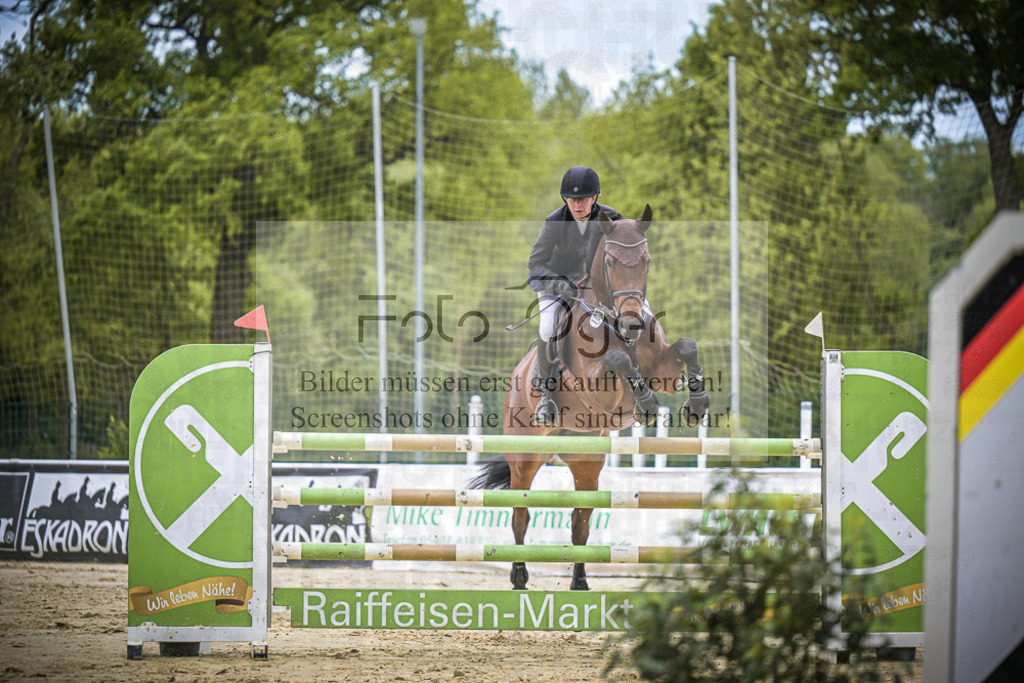 DOS_9983 | Entdecke hochwertige Reitturnierfotos von Foto Oger. Professionell, emotional und authentisch – jetzt Lieblingsmomente im Shop bestellen.Deutschlandweite Turnierfotografie. - Realisiert mit Pictrs.com