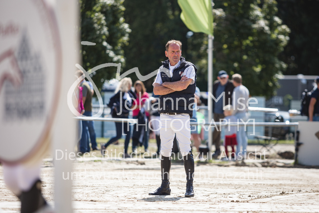 230826_Delbrueck_M2-Spr-800 | Deine schönsten Turniermomente als professionelle Fotos! Entdecke hochwertige Pferdesport-Fotografie im Online-Shop. Jetzt Fotos finden & bestellen!