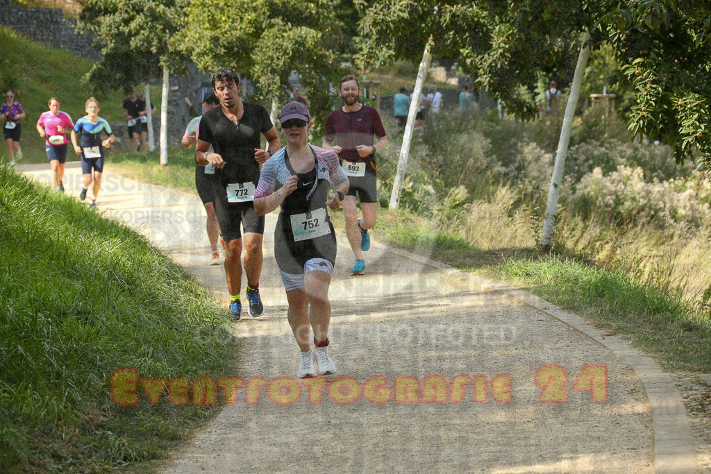 250824_1455_EX1_8006 | Sportfotografie im Rhein-Sieg Kreis, Köln, Bonn, NRW, Rheinland Pfalz, Hessen, etc. Unser Tätigkeitsfeld umfasst den Laufsport vom Volkslauf über den Marathon, Duathlon, Triathon bis zum Ultralauf wie Kölnpfad Ultra oder Schindertrail.