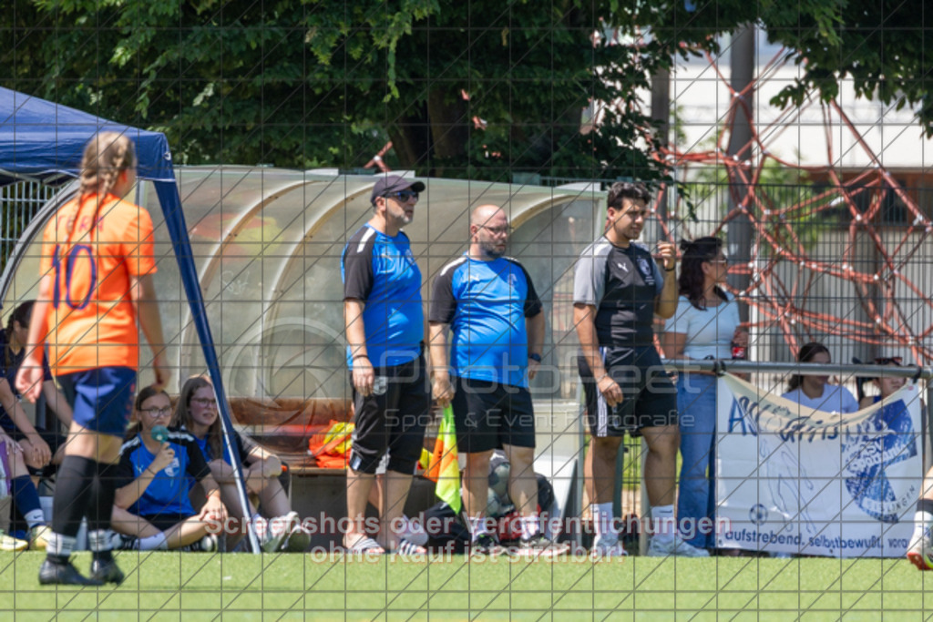 20250622_141745_0223 | #,ASV Eislingen (blau) vs. Tura Untermünkheim (orange), Fussball, Aufstiegsspiel in B-Juniorinnen-VS Nord Runde 2 - WfV, Saison 2024/2025, Kunstrasensportplatz im Ösch, Staufeneckerstraße, 73054 Eislingen, 22.06.2025 - 14:00 Uhr,Foto: PhotoPeet-Sportfotografie/Peter Harich