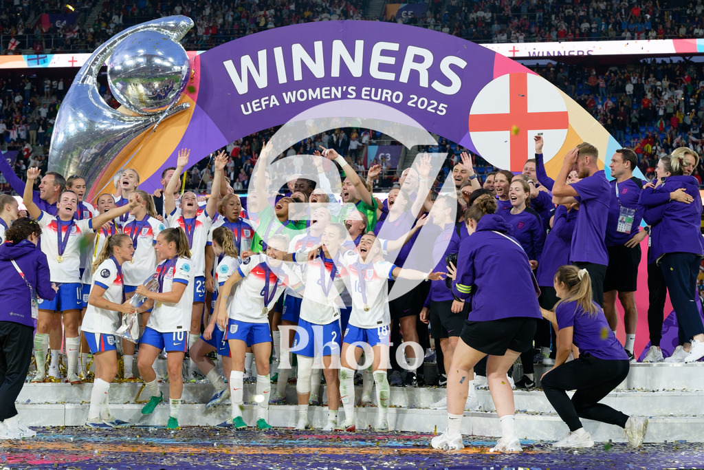 England v Spain - UEFA Women's EURO 2025 Final | BASEL, SWITZERLAND - JULY 27: England celebrates after winning  Women’s EURO 2025 during the UEFA Women's EURO 2025 Final match between England and Spain at St. Jakob-Park on July 27, 2025 in Basel, Switzerland. (Photo by Giuseppe Velletri/Sports Press Photo/Getty Images)