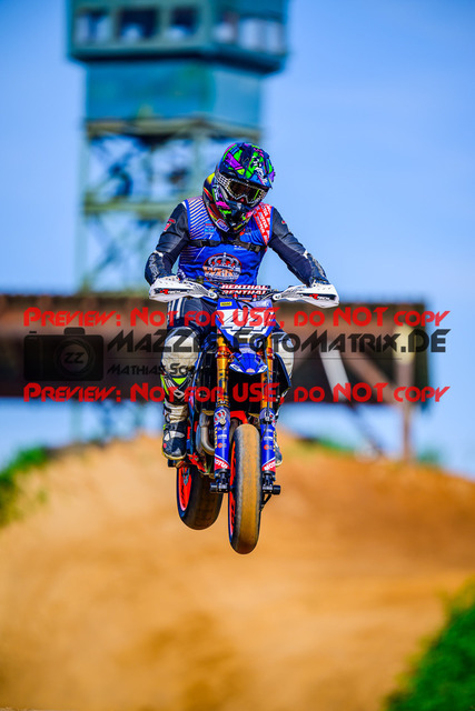 MaZZes_FotoMatrix_240511_6007705_9541 | UE40