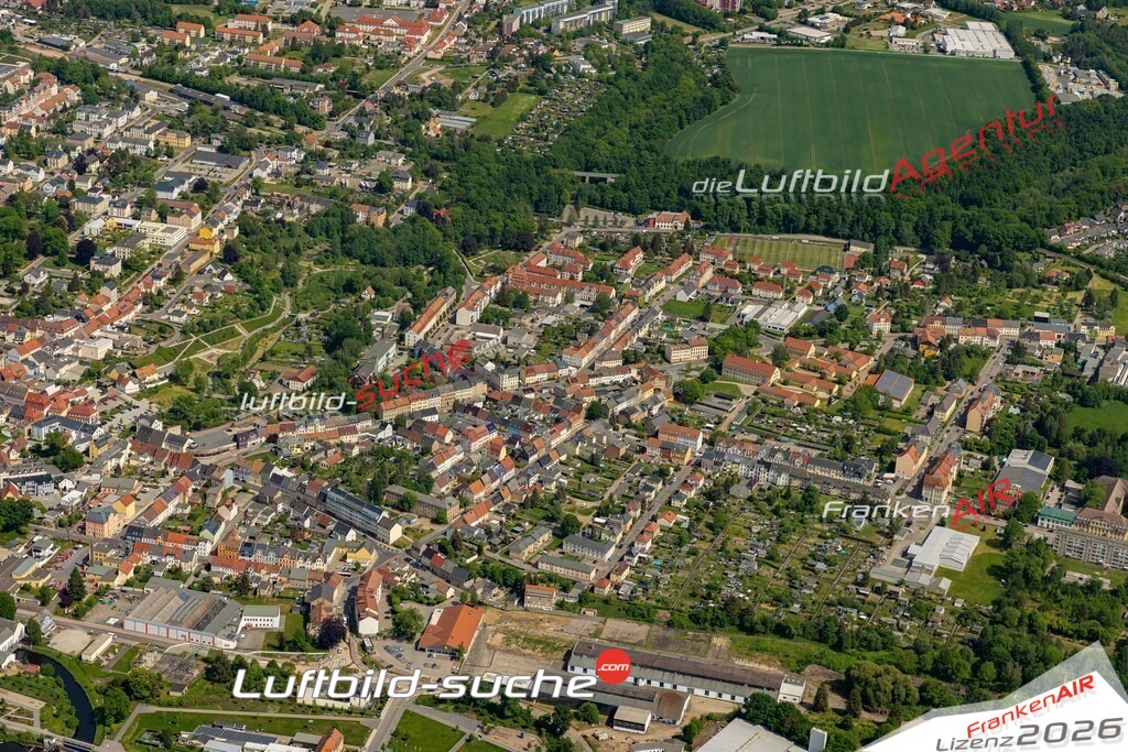Das Luftbild der Stadt Frankenberg/Sa. wurde 2022 vom Flugzeug heraus erstellt (keine Drohnen-Aufnahmen) Aufnahmehöhe ca.450 Meter- hohe Bildauflösung und Druck-Qualität. Garantiert!