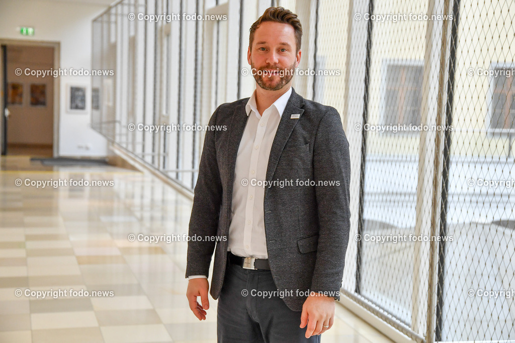 Pressekonferenz MFG Oesterreich_ Migrationsflut stoppen _ JETZT_ 01.12.2022-6 | 01.12.2022, Presseclub Linz, AUT, Pressekonferenz MFG Oesterreich, Migrationsflut stoppen – JETZT, im Bild Manuel Krautgartner (MFG, Klubobmann)
