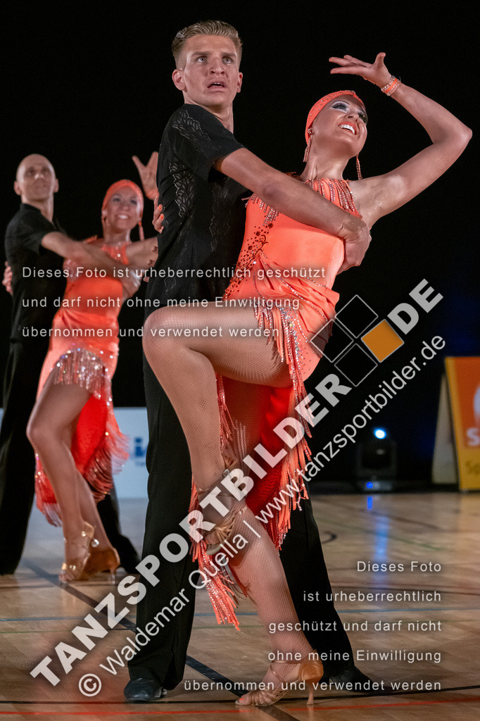 20250504-10670 | Hier finden Sie Tanz Bilder vom Latein und Standard Formationen tanzen. Sportbilder vom Tanzsport. Schöne Fotos und von Weltmeisterschaft, Europameisterschaft, Bundesliga, Regionalliga, Oberliga und Landesliga sowie von GOC Stuttgart, DanceComp, WM Bremen