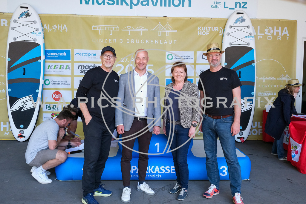 ..... | LINZ,AUSTRIA,27.April 24, Int. 3 Brückenlauf Linz  , Image shows: Photo: WAPICS / Michael ring