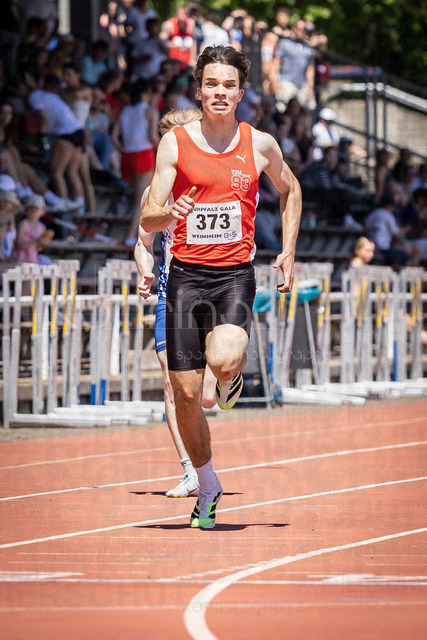 B&amp;S Kurpfalz Gala; Weinheim, 23.05.2026 | WEINHEIM, GERMANY - MAY 24: Linus Kremling (GER/LG Landkreis Roth) in the 100m heats during the B&amp;S Kurpfalz Gala am 23.05.2026 at the  Sepp-Herberger-Stadium in Weinheim (Baden-Wuerttemberg / Germany).