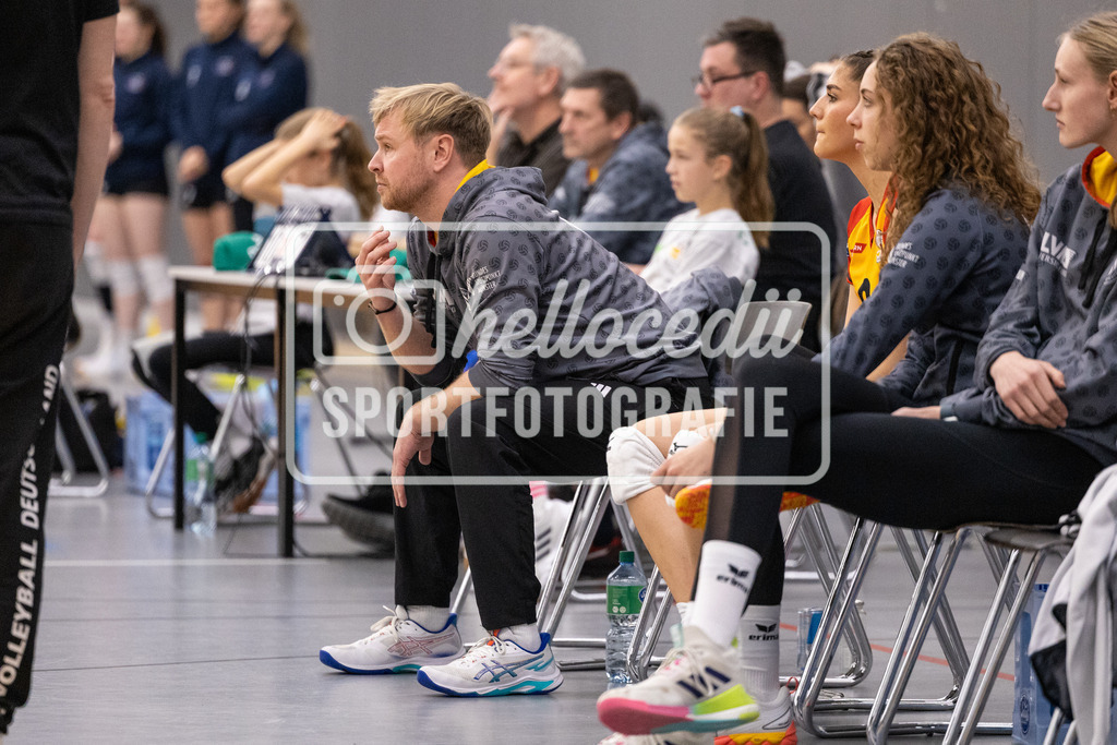 Volleyball I Frauen I Saison 2025-2026 I 2. Bundesliga Nord I 15. Spieltag I VCO Münster - VC Osnabrück I 25.01.2026-092 | Tobias Mootz (Co-Trainer, VCO Münster) - Realisiert mit Pictrs.com