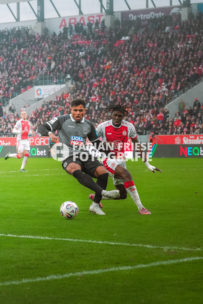 GER Rot-Weiss Essen vs. SSV Ulm, Fussball, 3. Liga, Spieltag 19, Saison 2025/2026, 20.12.2025 | GER Rot-Weiss Essen vs. SSV Ulm, Fussball, 3. Liga, Spieltag 19, Saison 2025/2026, 20.12.2025Foto: Fabian Friese - Realisiert mit Pictrs.com