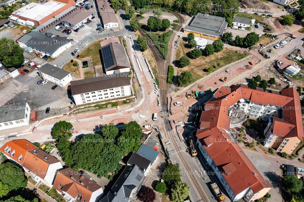 10049-51669 - Baustelle in Halberstadt | Stockfoto und Bilderpool mit Bildmaterial aus Deutschland, dem Harz, Halberstadt, Quedlinburg, Wernigerode und weltweit. Qualitativ hochwertige und professionelle Fotos anschauen und kaufen. - Realisiert mit Pictrs.com