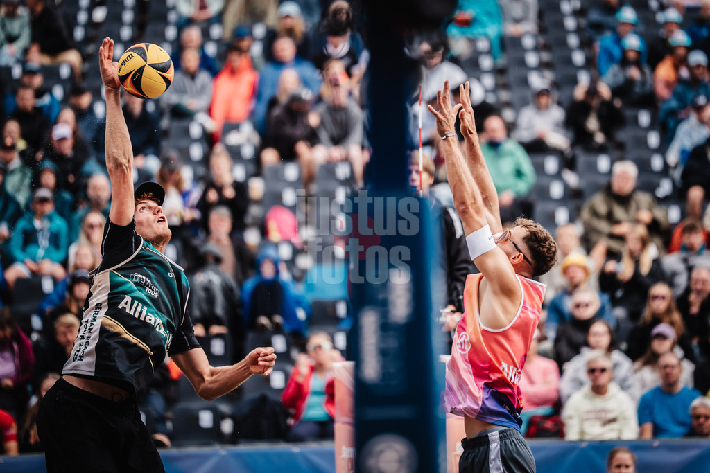 Beachvolleyball | Männer | Deutsche Meisterschaften 2025 Timmendorfer Strand | 05.09.2025 | v.l. Max Just gegen Jonas Sagstetter