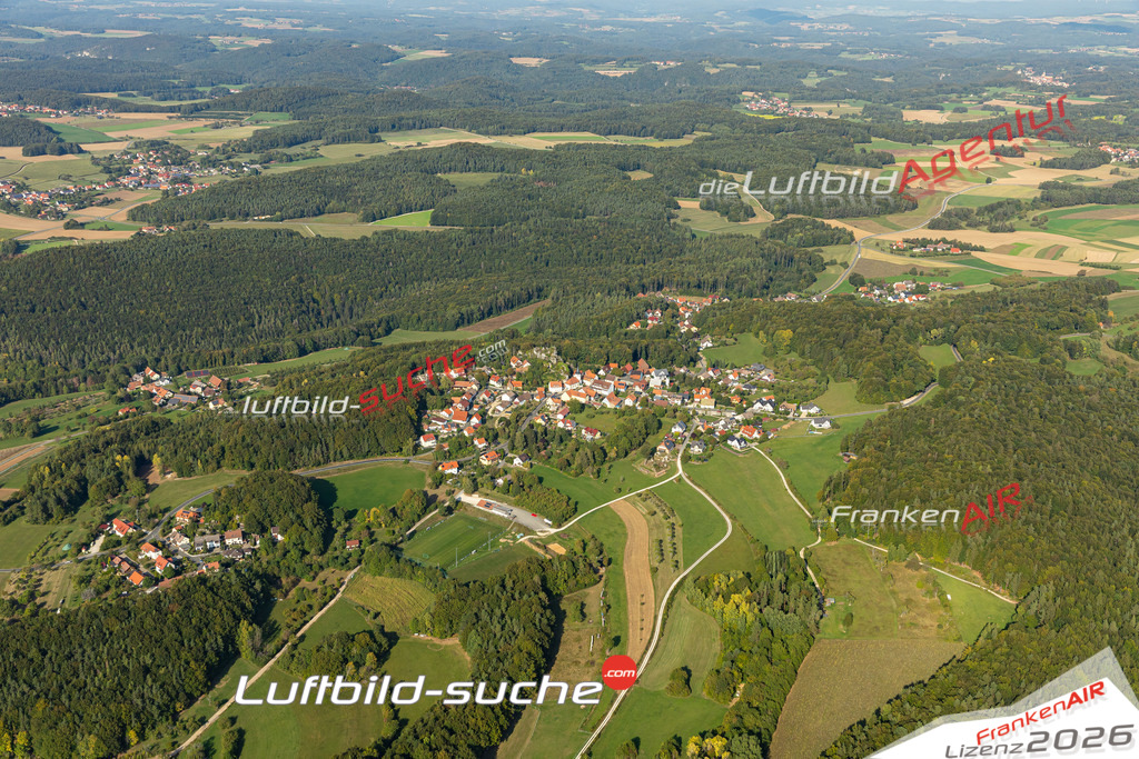 Die Luftbildaufnahme Wichsenstein -  wurde 2020 mittels Flugzeug (keine Drohne) erstellt. Perfekte Schärfe und Druck- Ergebnisse- Garantiert!