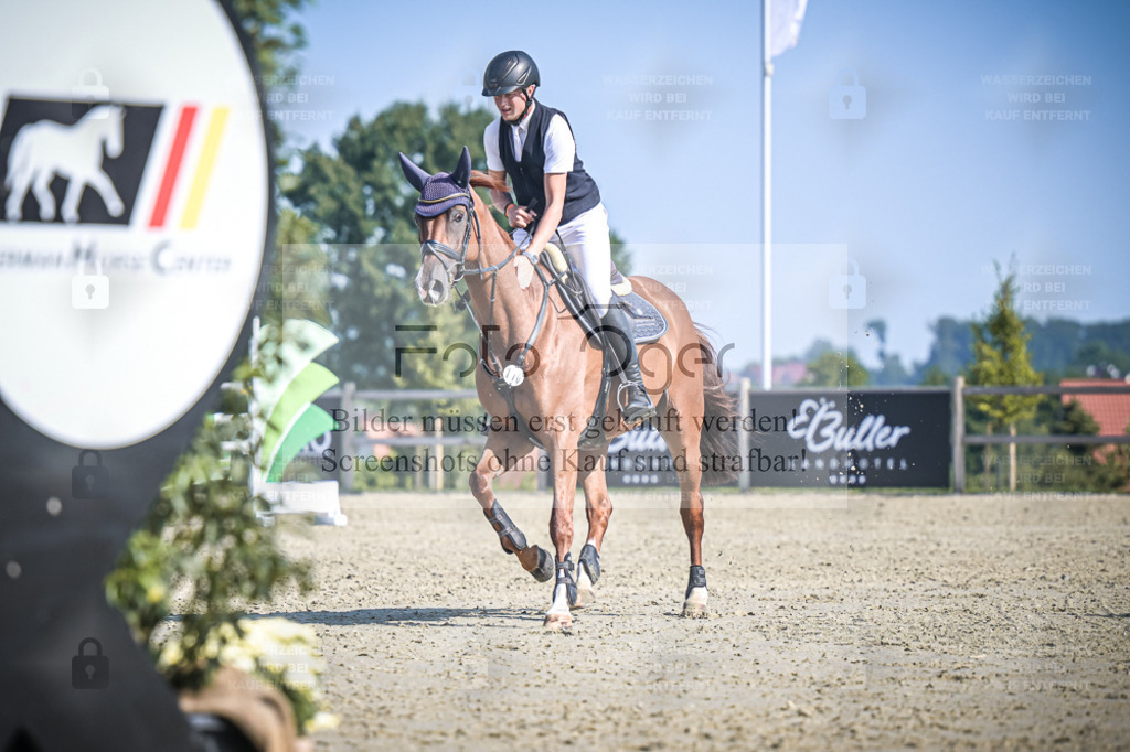 DOS_2146 | Entdecke hochwertige Reitturnierfotos von Foto Oger. Professionell, emotional und authentisch – jetzt Lieblingsmomente im Shop bestellen. - Realisiert mit Pictrs.com