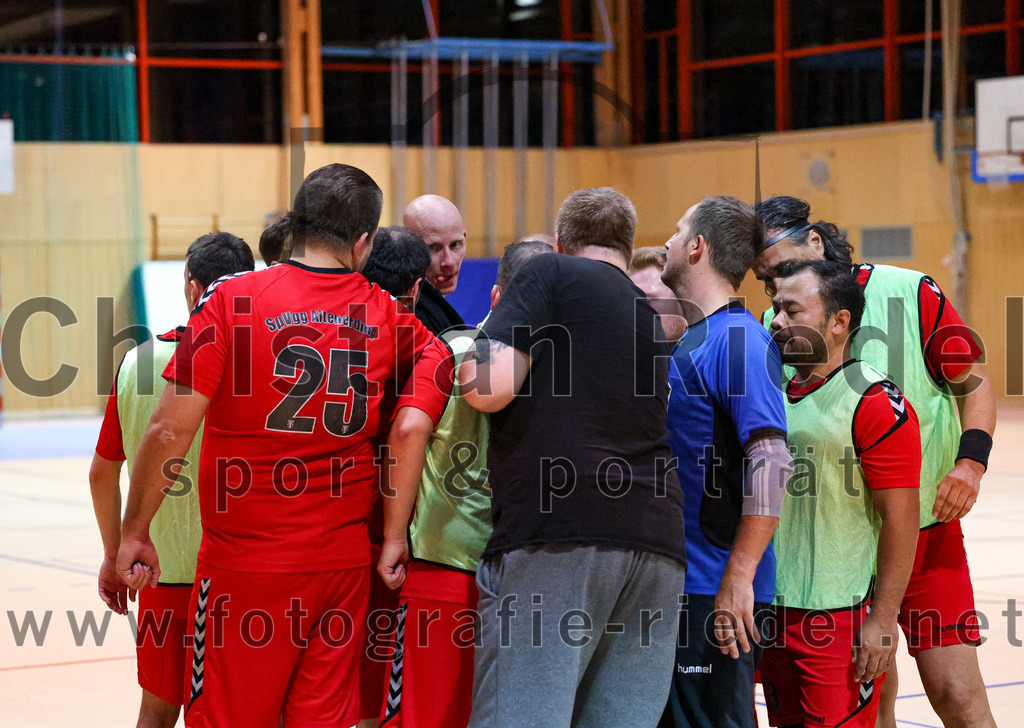 2022-10-01_057_SpVgg_Altenerding_II_gegen_TSV_Taufkirchen-Vils | Erding, Deutschland, 01.10.2022:
Handball, Bezirksklasse Männer 2022 / 2023, 1. Spieltag, SpVgg Altenerding II gegen TSV Taufkirchen/Vils, Endergebnis: 21:32

Markus Kopischke (SpVgg Altenerding, #25)

Foto: Christian Riedel / fotografie-riedel.net