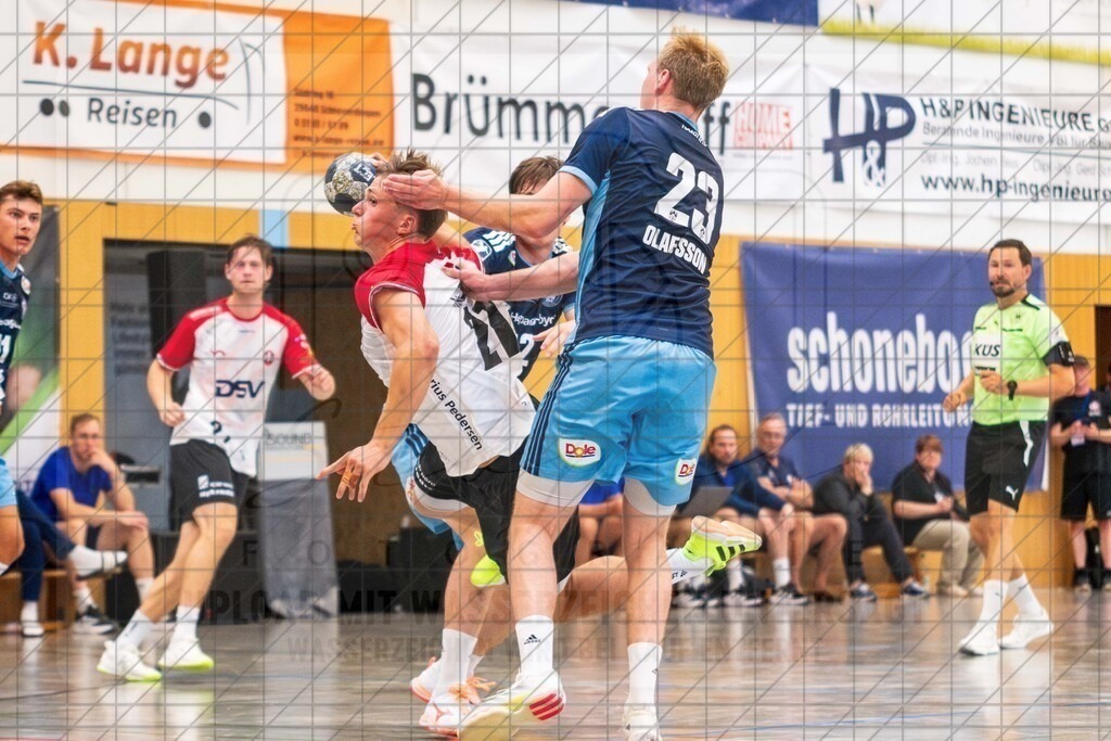 IHC 2026 - Handball-Club Hamburg vs. HØJ Elite | Marius Nrsller (HØJ Elite #21), Einar Olafsson (Handball-Club Hamburg #23); IHC 2026 - Handball-Club Hamburg vs. HØJ Elite am 07.08.26 in Sporthalle KGS, Schneverdingen - Realisiert mit Pictrs.com
