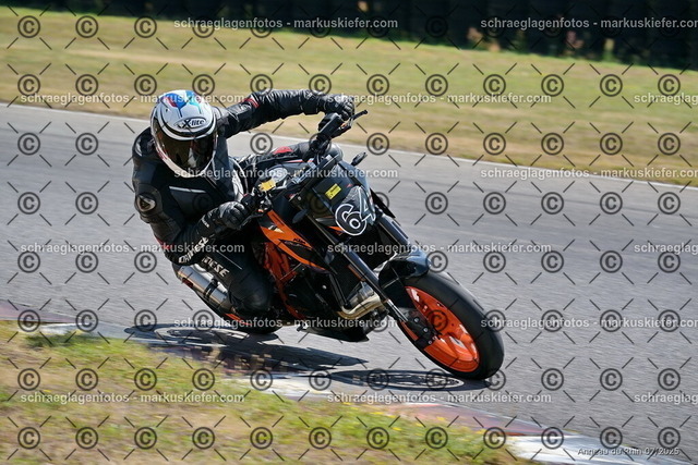 25bt04-0829 | markuskiefer.com - Realisiert mit Pictrs.com