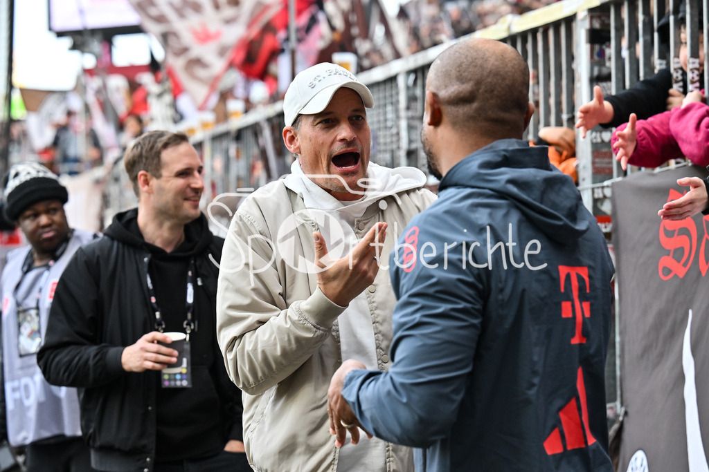 FC St. Pauli - FC Bayern München | ST. PAULI, DEUTSCHLAND - 11. APRIL: im Bild Alexander BLESSIN Trainer FC St. Pauli und Vincent KOMPANY Trainer FC Bayern München während dem Bundesligamatch zwischen dem FC St. Pauli und dem FC Bayern München am 29. Spieltag im Millerntor Stadion / DFL REGULATIONS PROHIBIT ANY USE OF PHOTOGRAPHS AS IMAGE SEQUENCES AND/OR QUASI-VIDEO