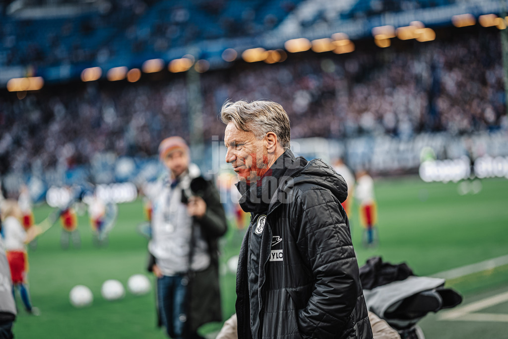 Fußball | Männer | Saison 2024/2025 | 2. Fußball-Bundesliga | 27. Spieltag | Hamburger SV vs. SV 07 Elversberg | 28.03.2025 | Trainer Horst Steffen (SV 07 Elversberg) vor dem Spiel