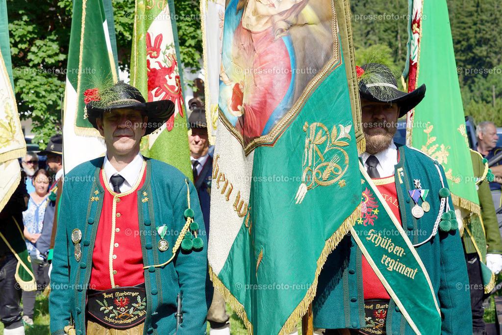 a-news-2023-Juli23-Regimentsschuetzenfest-Steeg-Feldmesse-DSC07086 | Info aus dem Bezirk Reutte/Ausserfern Tirol sowie eine umfangreiche Bilddatenbank über die gesamte Region: Lechtal, Talkessel Reutte, Tannheimertal, Zwischentoren. Lech, Plansee, Zugspitze, Grenztunnel, B179, Fernpassstraße, Verkehr, Lawinen, Tradition, - Realisiert mit Pictrs.com