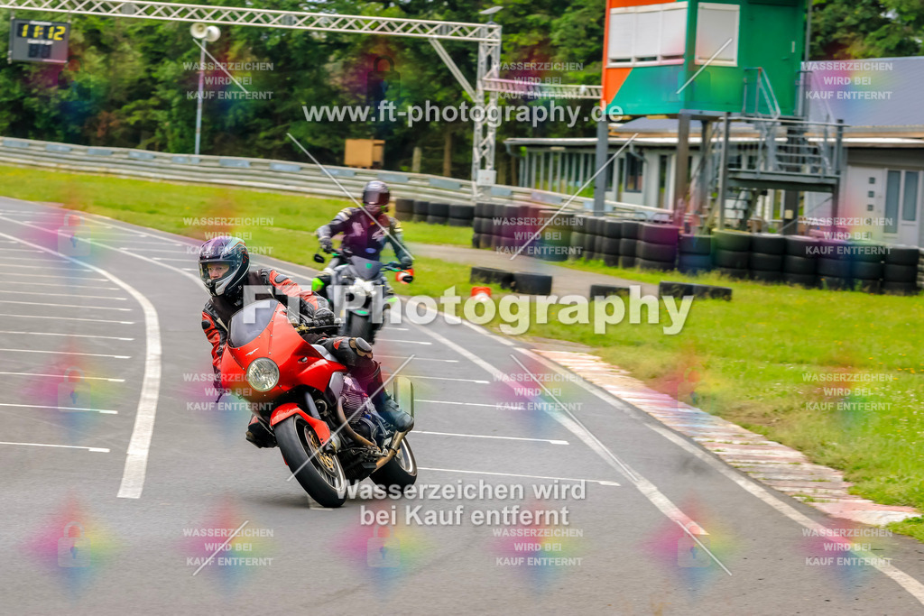 VBK-7817 | Hier findet Ihr Bilder von Touristenfahrten auf der Nürburgring Nordschleife oder von anderen Veranstaltungen die ich besucht habe. Viel Spass beim Durch Schauen 