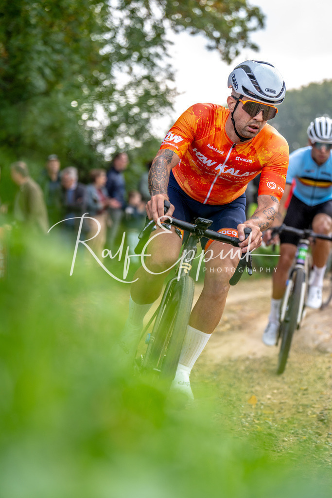 Ralf Eppink Photography 20251012_DSC03537 | Sportfotografie, Eventfotografie, Porträtfotografie, Radsport Fotograf, Triathlon Fotograf, Düsseldorf Fotograf, Köln Fotograf, Actionfotografie, Teamfotografie, Peoplefotografie, Business Portraits, Veranstaltungsfotografie, Reportagefotografie - Realisiert mit Pictrs.com
