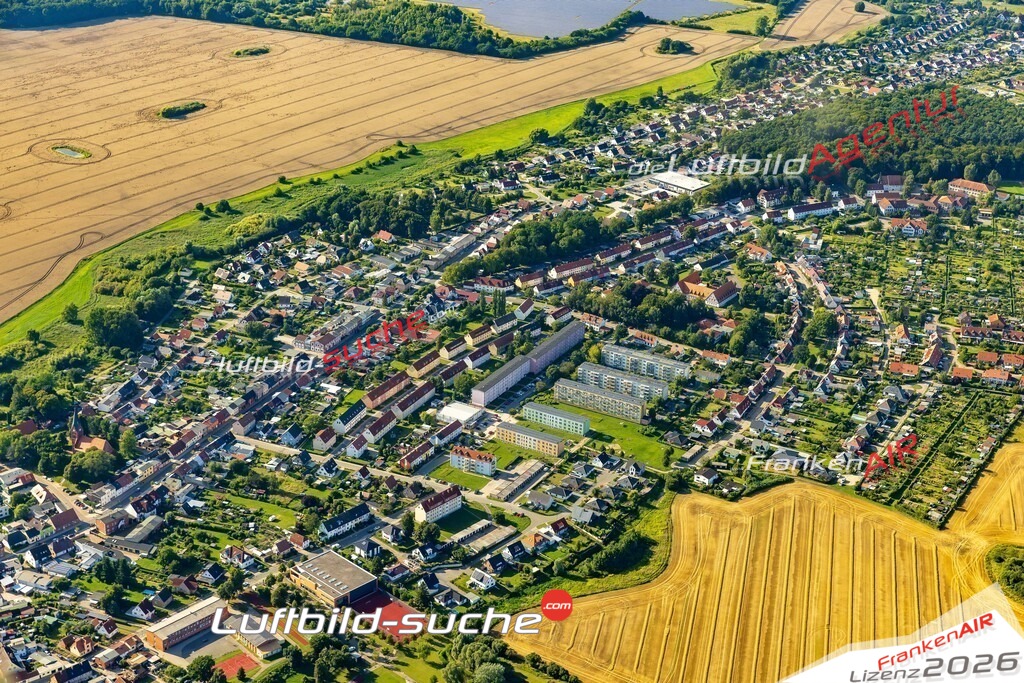 Damgarten Schillerstraße Ribnitz-Damgarten Bild- Das Luftbild wurde 2025 vom UL-Flugzeug heraus erstellt ( keine Drohne bzw. Drohnenaufnahme ) - Hochauflösende Luftaufnahme -Nicht vergleichbar mit Google Maps oder Satelittenbilder- Die Geschenkidee !Mit Lizenz und Bildrechte bestellbar - CC