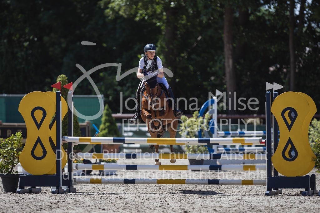 230610_Mühlen_A-Spr2-800 | Deine schönsten Turniermomente als professionelle Fotos! Entdecke hochwertige Pferdesport-Fotografie im Online-Shop. Jetzt Fotos finden & bestellen!