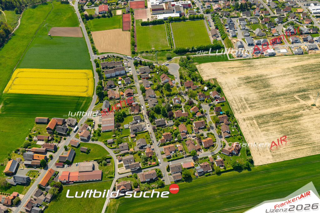 Das Luftbild der Stadt Mitwitz wurde 2022 vom Flugzeug heraus erstellt (keine Drohnen-Aufnahmen) Aufnahmehöhe ca.450 Meter- hohe Bildauflösung und Druck-Qualität. Garantiert!
