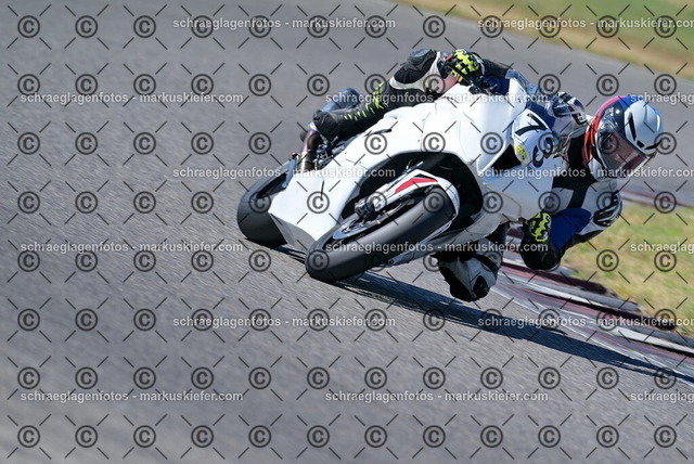 26bt04-0763 | markuskiefer.com - Realisiert mit Pictrs.com