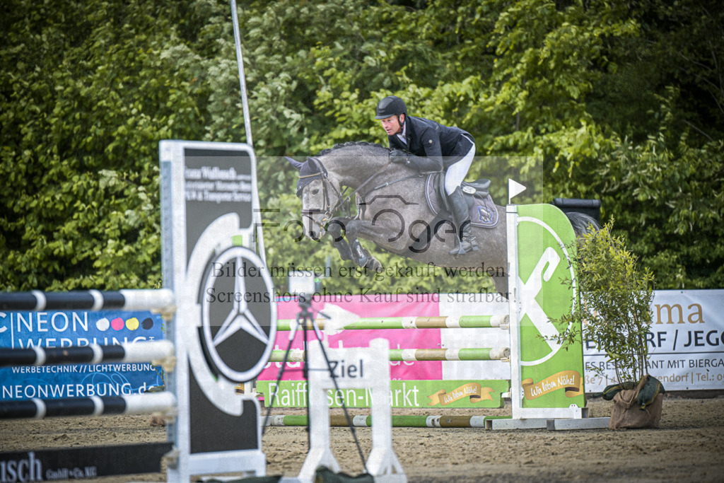 DOS_0186 | Entdecke hochwertige Reitturnierfotos von Foto Oger. Professionell, emotional und authentisch – jetzt Lieblingsmomente im Shop bestellen.Deutschlandweite Turnierfotografie. - Realisiert mit Pictrs.com