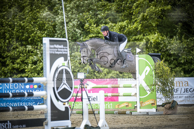 DOS_0186 | Entdecke hochwertige Reitturnierfotos von Foto Oger. Professionell, emotional und authentisch – jetzt Lieblingsmomente im Shop bestellen. - Realized with Pictrs.com