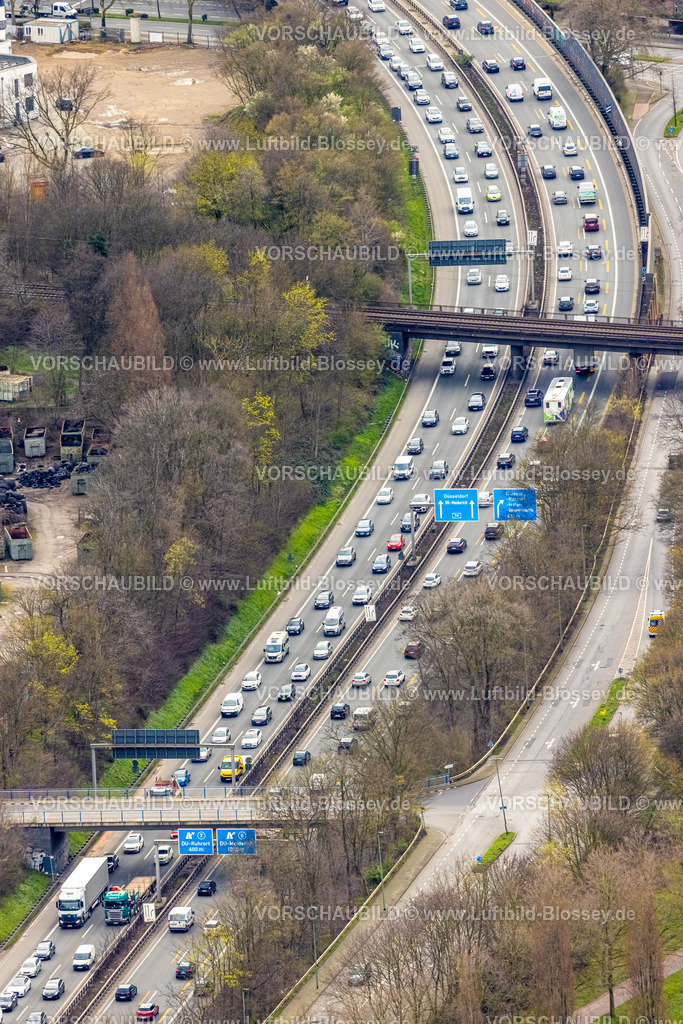 Duisburg230301628Nord | Luftbild, Stau auf der Autobahn A59, im Bereich der Anschlussstelle Duisburg-Meiderich, Untermeiderich, Duisburg, Ruhrgebiet, Nordrhein-Westfalen, Deutschland