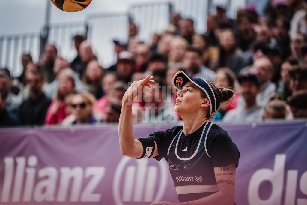 Beachvolleyball | Frauen | Allianz German Beach Tour 2025 | Tourstop Düsseldorf | 18.05.2025 | Cinja Tillmann bei der Angabe
