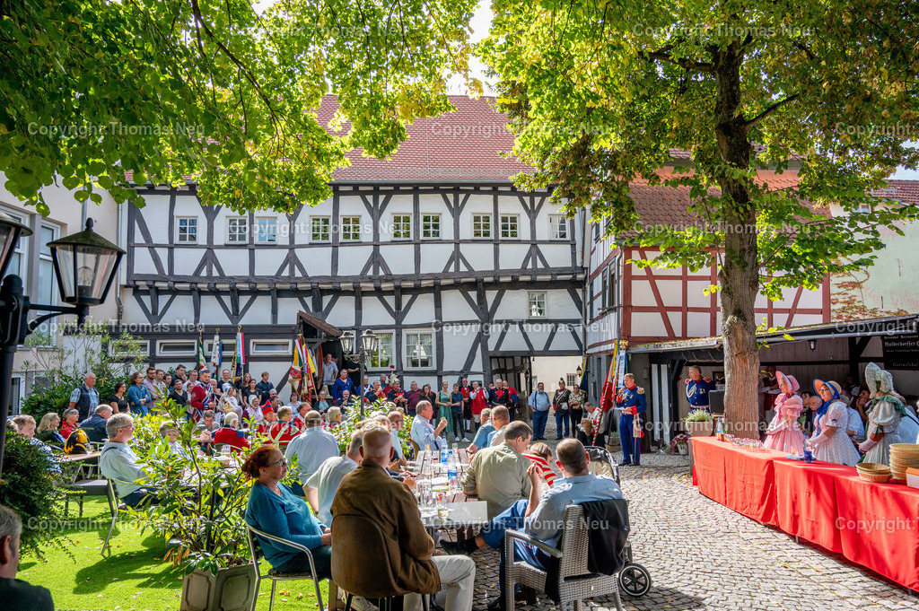 26_Winzerfest-Bensheim | bbe, Bensheim, Winzerfest, Empfang der Bürgerwehren im Hof des Walderdorffer Hofes, ,, Bild: Thomas Neu