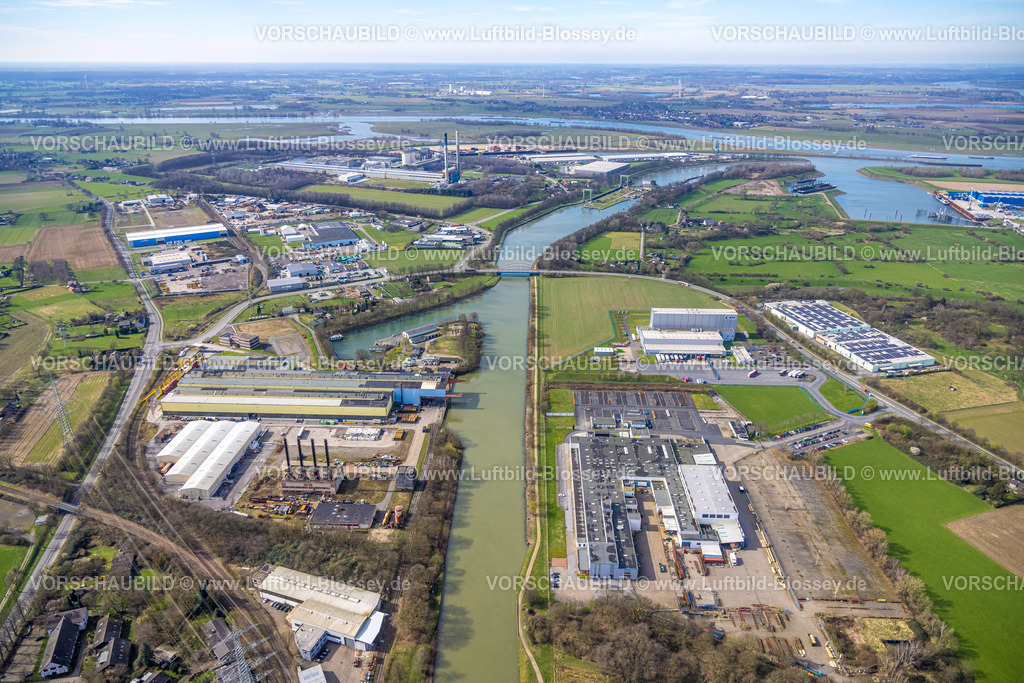 Wesel240309454 | Luftbild, Hafen Emmelsum, Rhein-Lippe-Hafen DeltaPort Hafenverbund, Alte Bühlstraße, Wasserstraßen- und Schifffahrtsamt Westdeutsche Kanäle Außenbezirk Friedrichsfeld und MLT Niederrhein GmbH Warenlager, Gewerbegebiet Emmelsumer Straße, Wesel-Datteln-Kanal, Wesel, Nordrhein-Westfalen, Deutschland